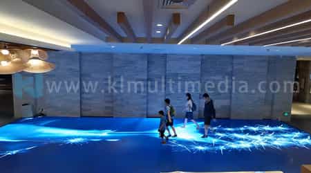 الزجاج المكسور