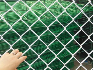 Premier Protection——Chain Link Fence.