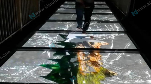 زجاج مقسى LED