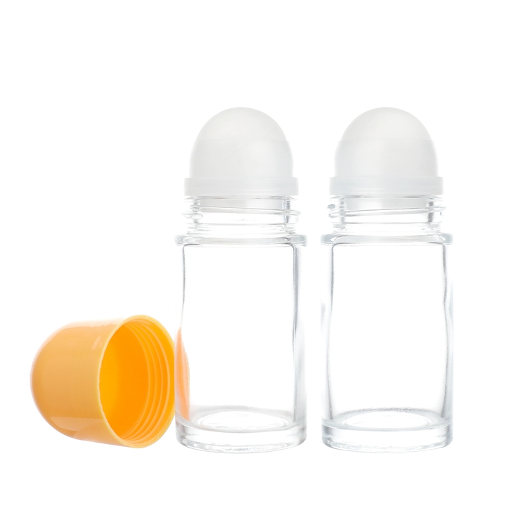 Bouteille de rouleau de parfum cosmétique en verre, vente en gros écologique de 50ml, bouteille à rouleau d'huiles essentielles transparente avec capuchon en plastique