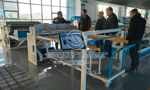China NC Numerical Control Wire Mesh Cutting Machine