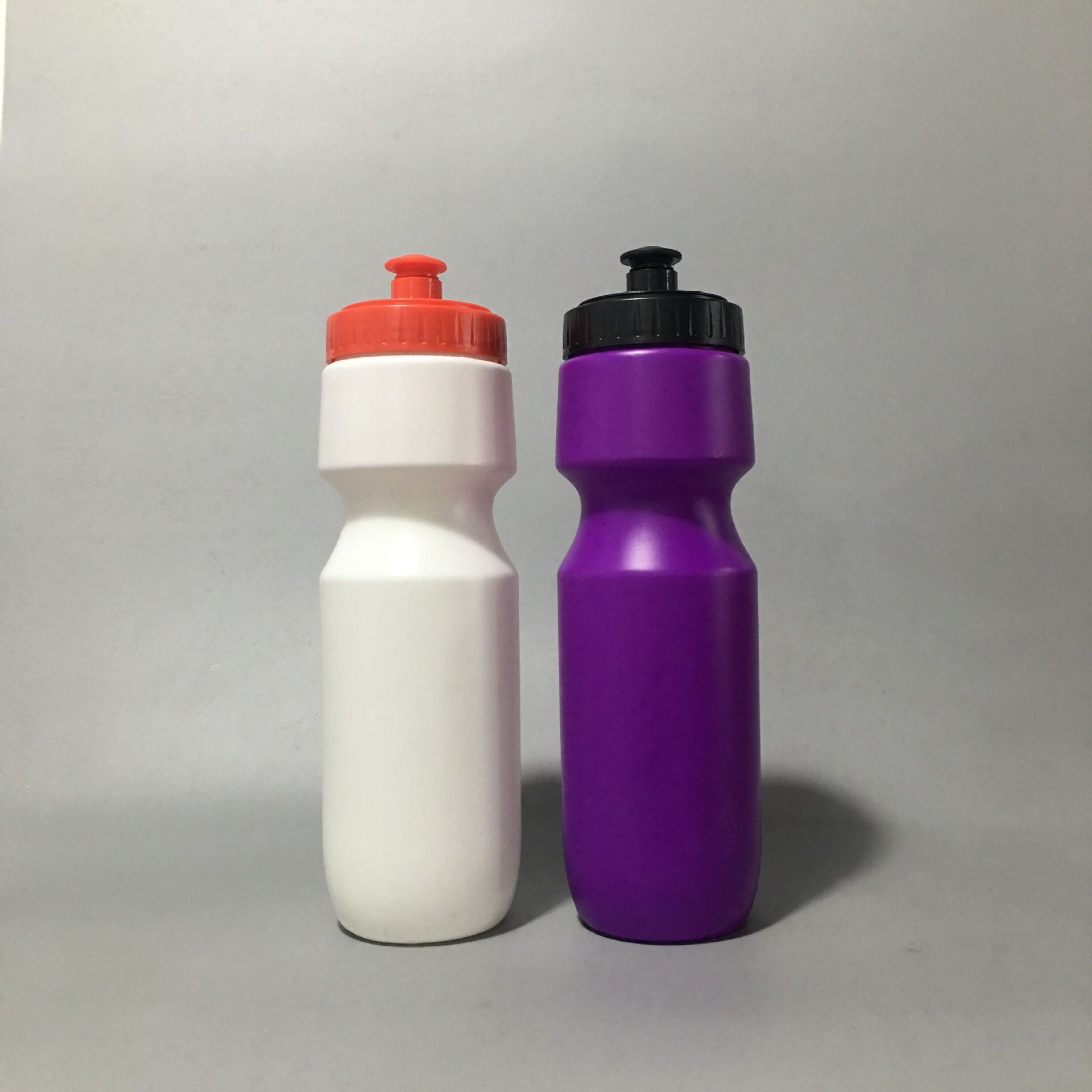 THVALUE Wholesale Custom Logo 700ml PE Sports Water Bottle Food Grade Bpa Free Squeeze Bike Water Bottle For Cycling