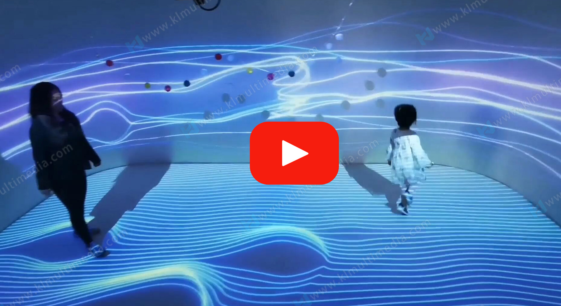 فن الحائط التفاعلي