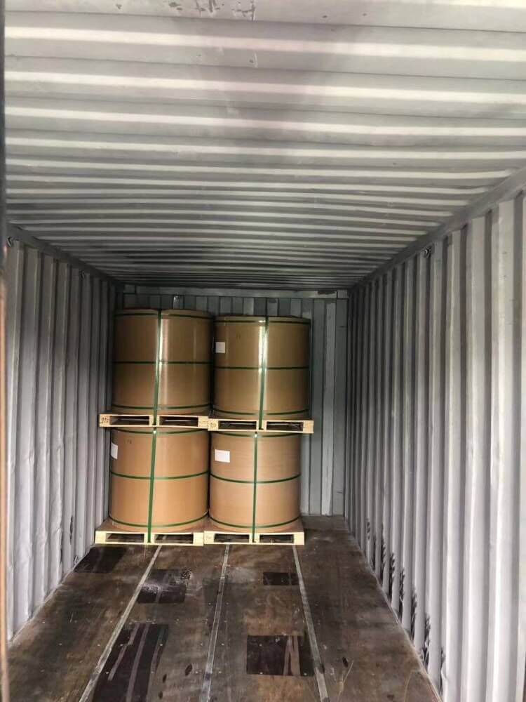 konte&yacute;ner &yacute;&uuml;klemek