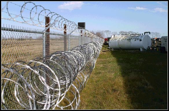 razor wire fengcing barrier