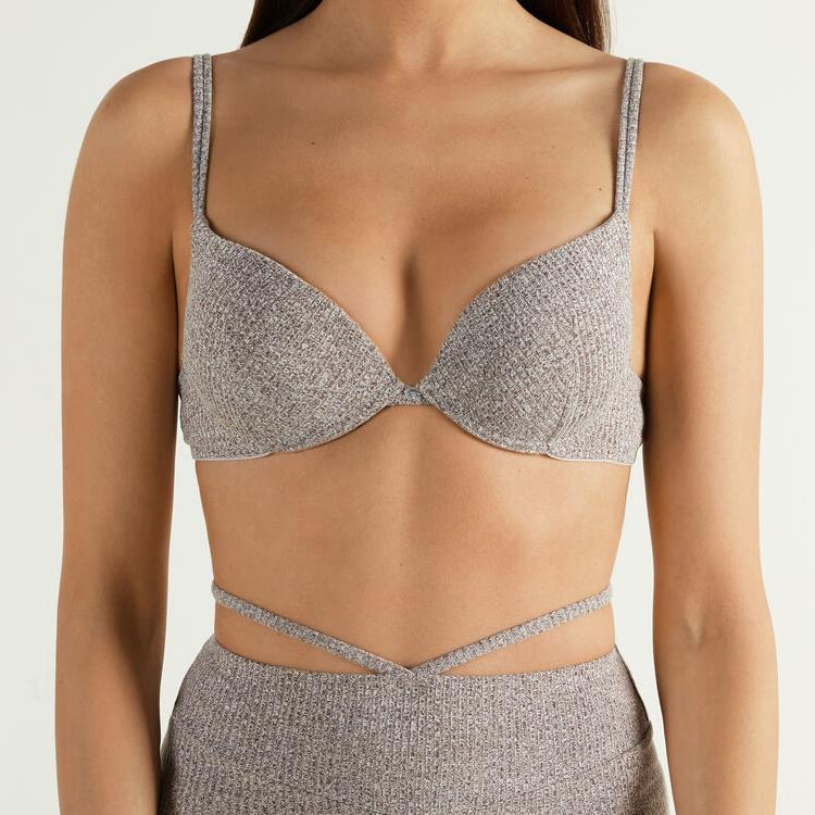 Don't Be A Boob: Enam Tanda Bra yang Tidak Nyaman