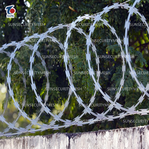 Hot-dip galvanized razor wire