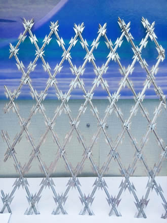 diamond-hole-welded-mesh