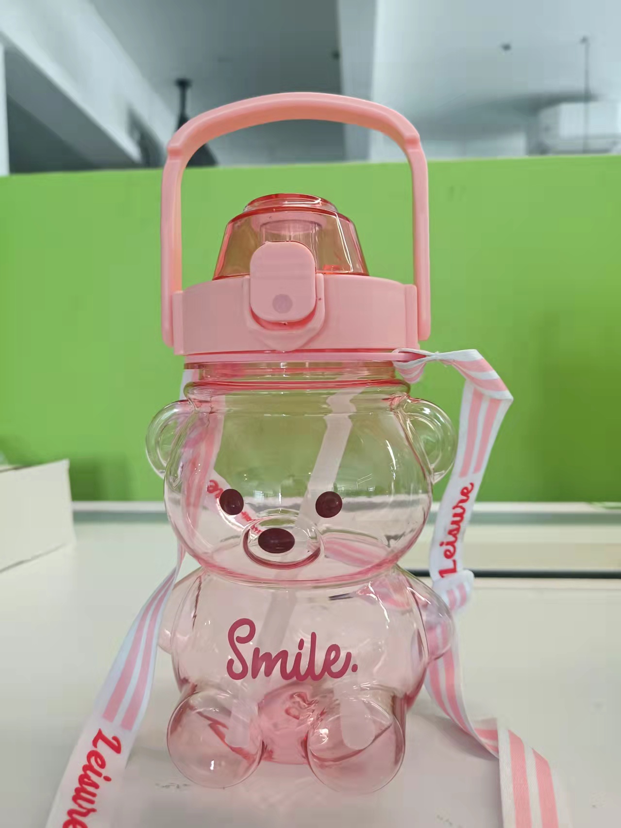 THVALUE 1100MLPortable Water Kettle with Phone Holder Cute Bear Shape Plastic Water Bottle Kawaii Cup Straw Cup With Cute Sticker And Stap 