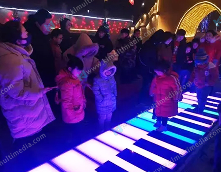 ضوء بلاط أرضية البيانو