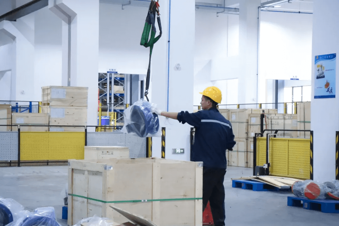 Pasukan Logistik Pecah Melindungi Penghantaran Anda5