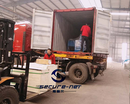 China hot-dipped galvanized electric welded wire mesh rolls making machine