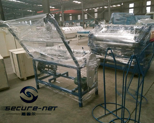 China hot-dipped galvanized electric welded wire mesh rolls making machine