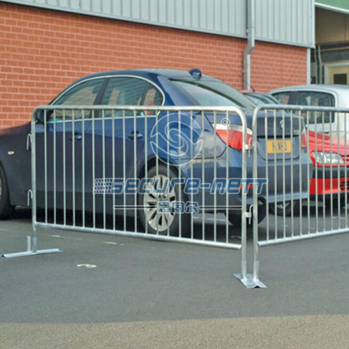 Removable road barrier fence