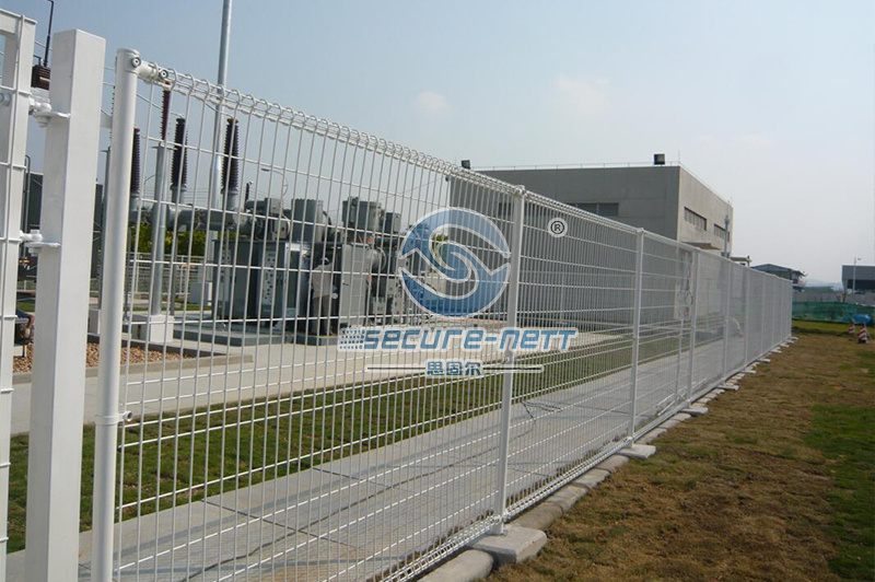Hot-Dipping-Roll-Top-Mesh-Fencing1