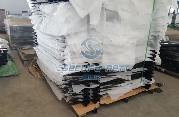 Flat Top Galvanized Steel Aluminum Fence Exporter