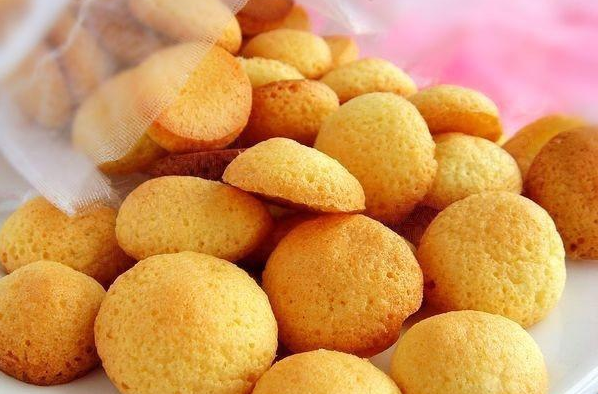 无油酥脆蛋香小饼干做法