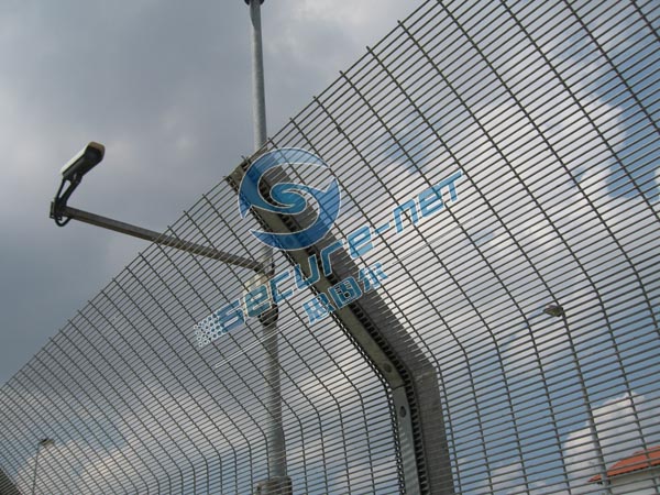 Security Mesh Fence