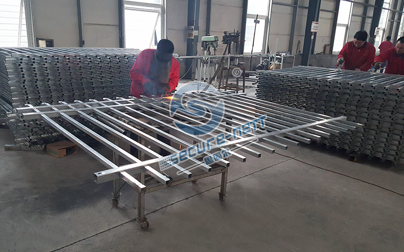 Press Formed Spear Fencing-Welding