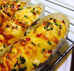 跟欧美佳学烘焙，葱香芝士面包的做法