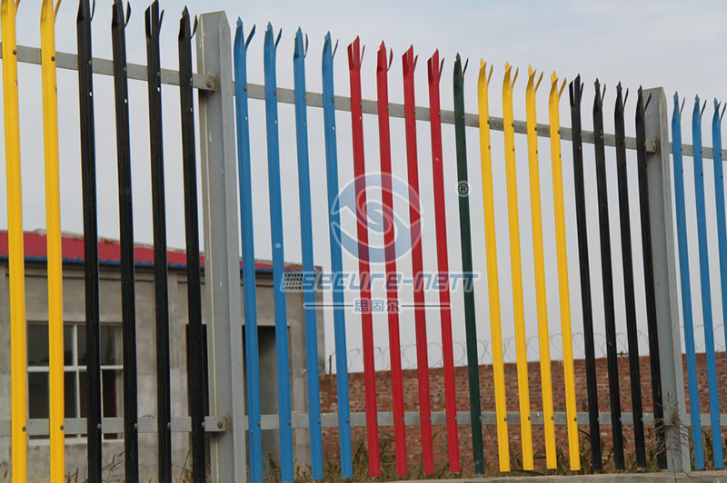 Galvanized palisade fence