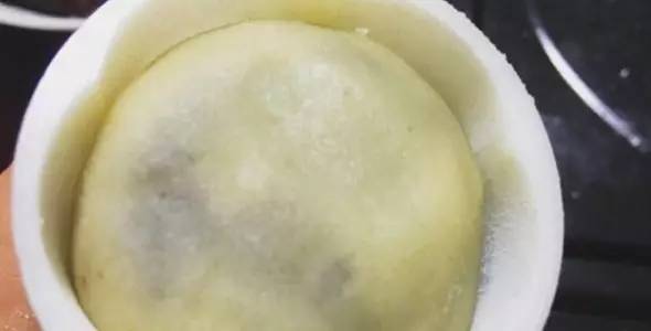 广式蛋黄月饼做法