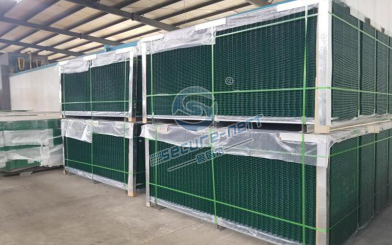 358 Security Fencing Packing