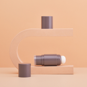 Tubo corrector redondo de dos cabezales con cabezal de cepillo de silicona