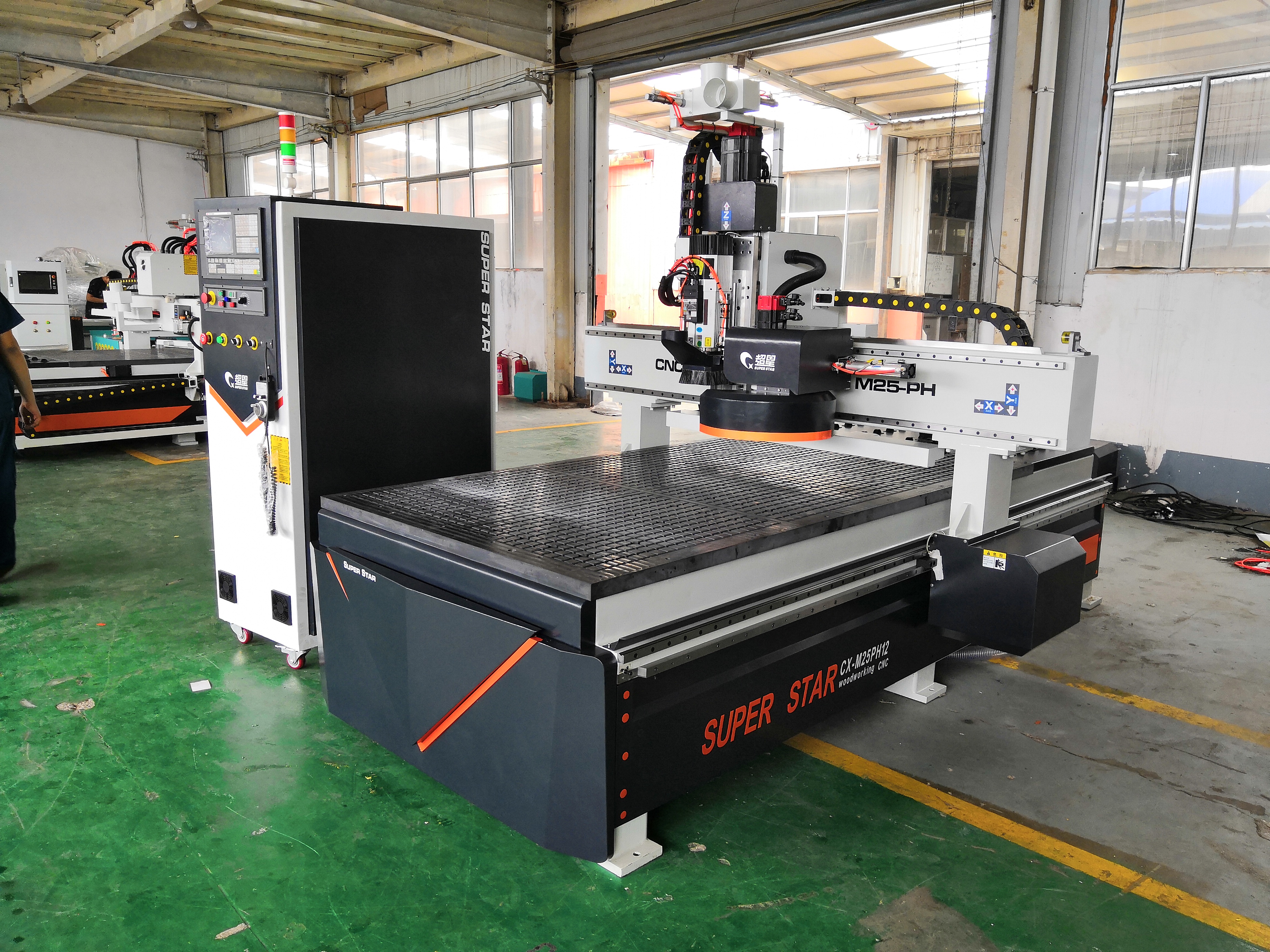 1325 cnc stroj