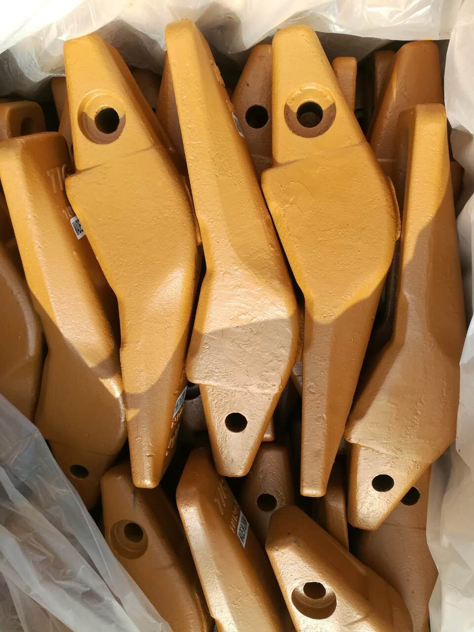 Sell 135-9400 Caterpillar Construction Machinery Bucket Tooth