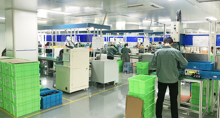 laboratorio di produzione di bobine di accensione con processo di produzione snella