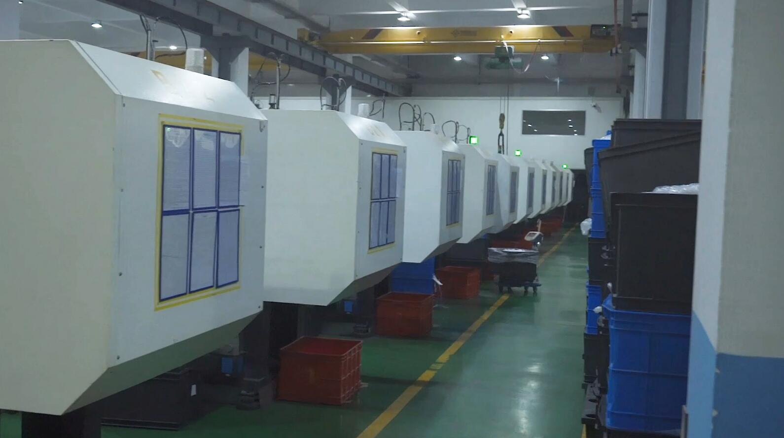 Plastic Roll on Bottle——BEYAQI injection molding production line