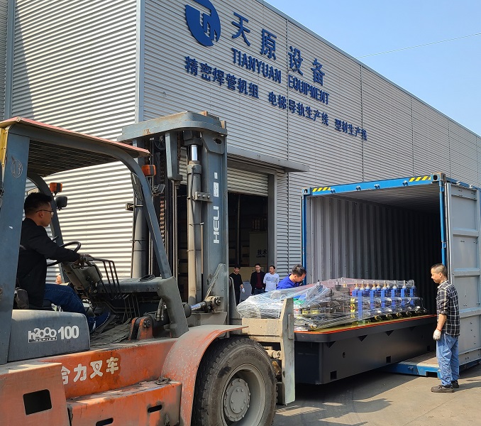  The machine is being boxed and ready to be sent to Pakistan