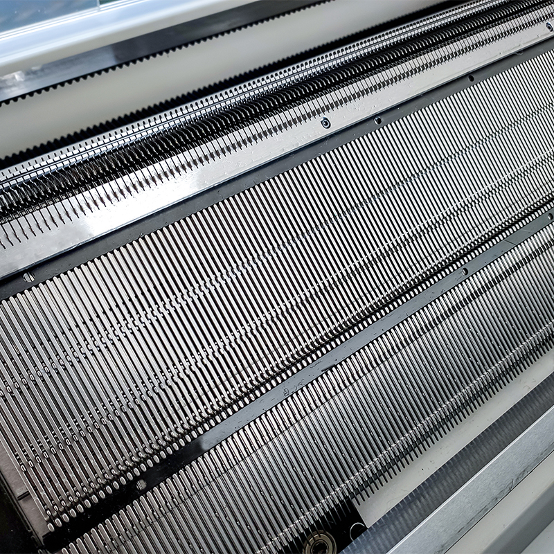 Disegno dettagliato della macchina per maglieria per coperte a doppio sistema (3)