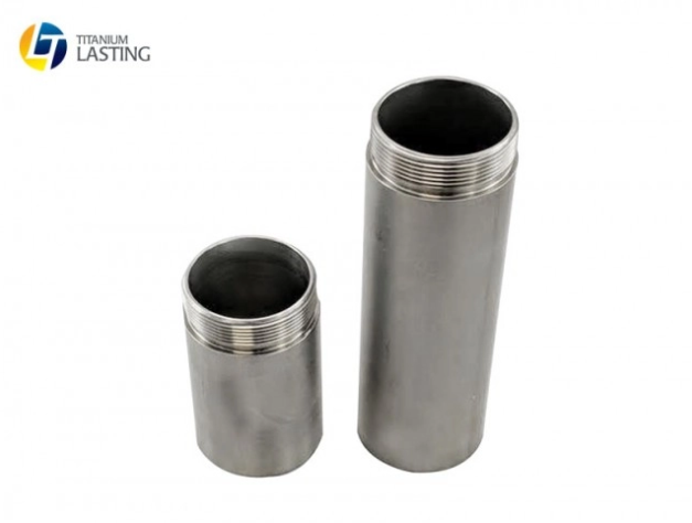 Tubo roscado de tit&acirc;nio