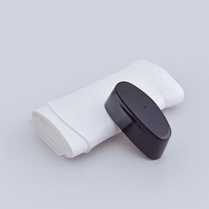 Logotipo Personalizado Plastic Vazio Deodorant Stick Flat Tube Round Twist Up Stick Deodorant Stick Garrafa
