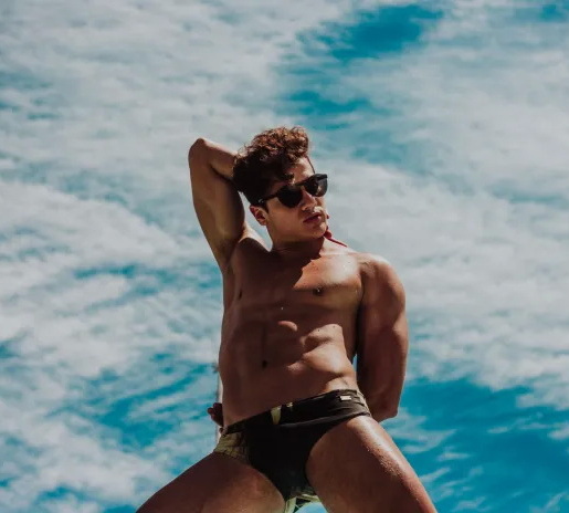 Maillots de bain mod&egrave;le fitness