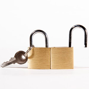 13000BR Simple Brass Padlock with 3 Keys