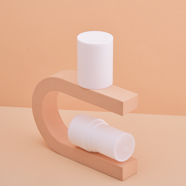 Tubo desodorante en barra redondo de plástico de 30 g con tapa completa