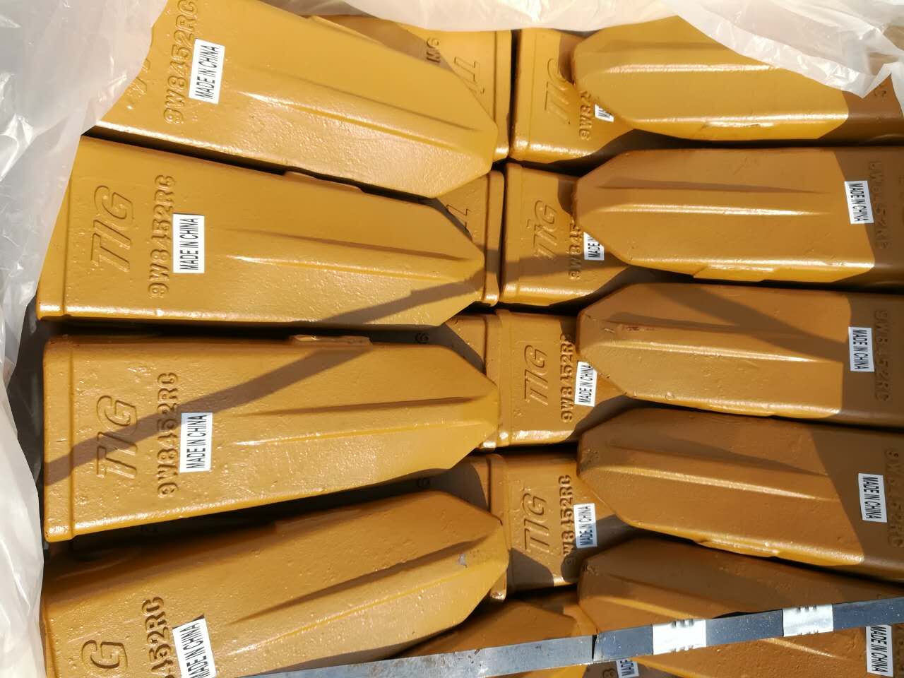 Sell 135-9400 Caterpillar Construction Machinery Bucket Tooth