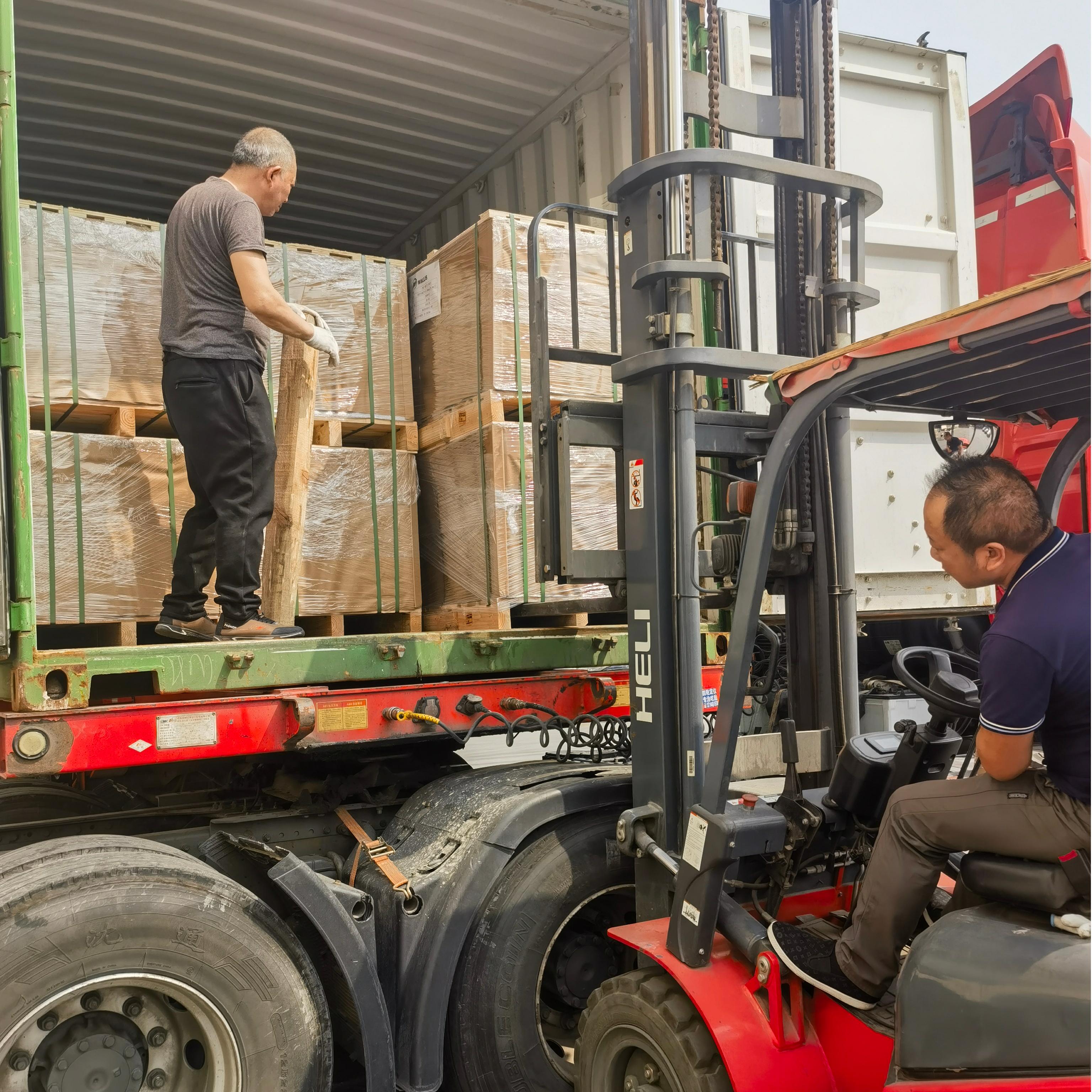 Тешка дрвена гајба