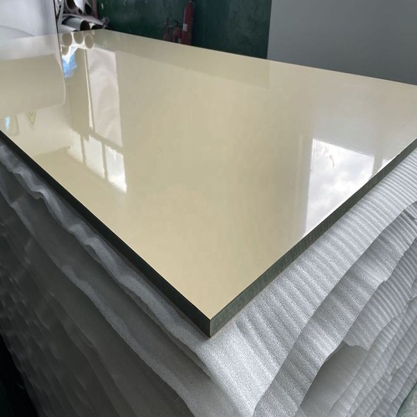 PETG sini a emu da hɔ a wɔde laminated wɔ ɔfasu panel a wɔde asiesie so