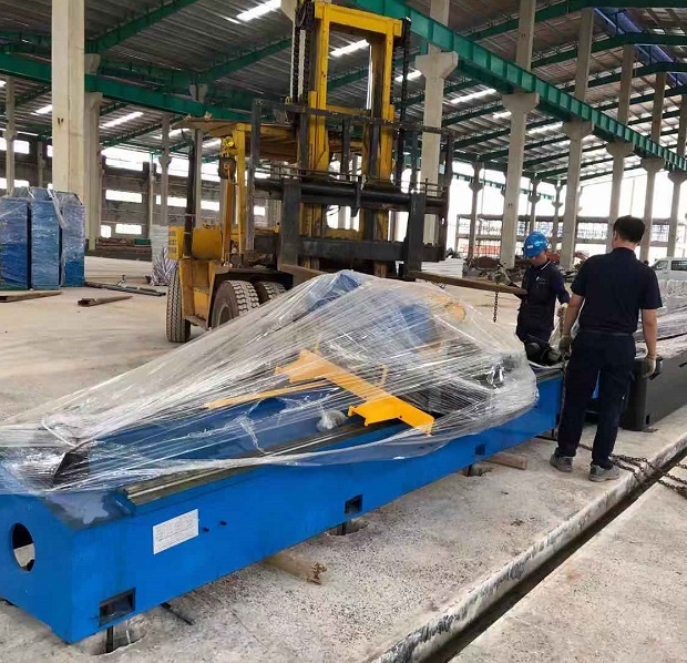 The Vietnamese customer`s machine are being installed