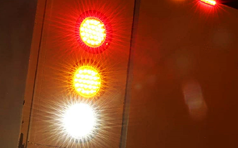 أضواء LED للشاحنة والمقطورة