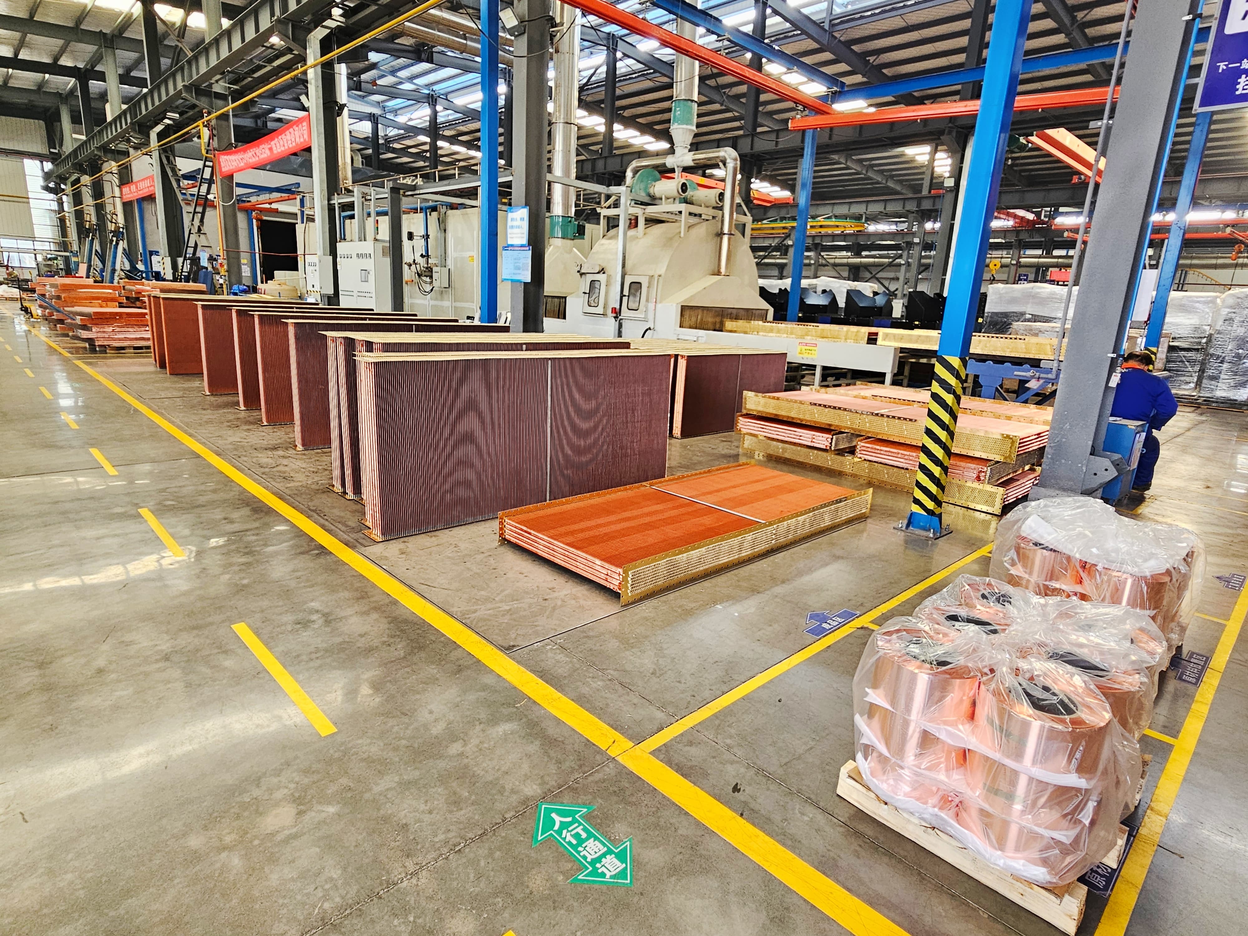 L&otilde;i tản nhiệt dạng ống đồng được lưu trữ tại xưởng Sinrui