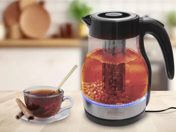 Machen Sie losen Blatttee im elektrischen Teekessel_1