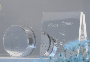 placa de sombra de ojos plateada