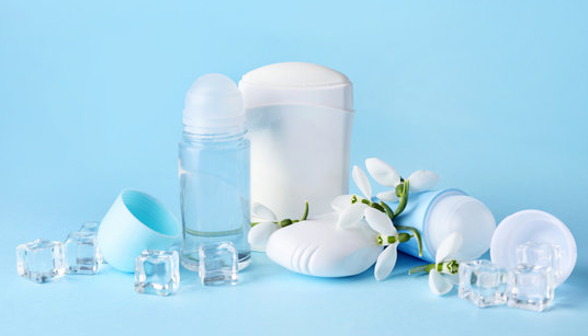 Les bienfaits des flacons roll-on pour les huiles essentielles 