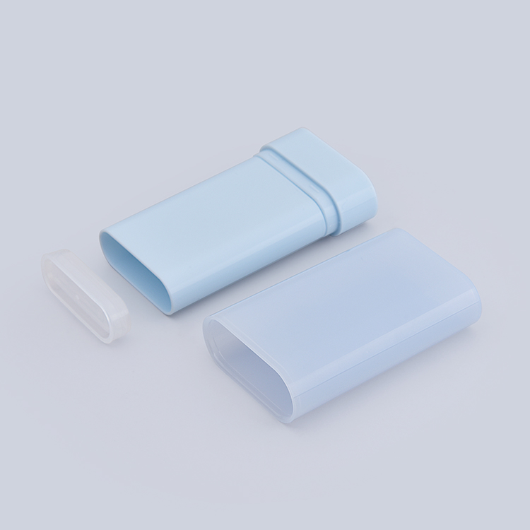 Botella Para El Cuidado De La Piel De Palo Protector Solar Oval De Fábrica 19g, Recipiente De Desodorante Relleno En Fondo Azul 19g