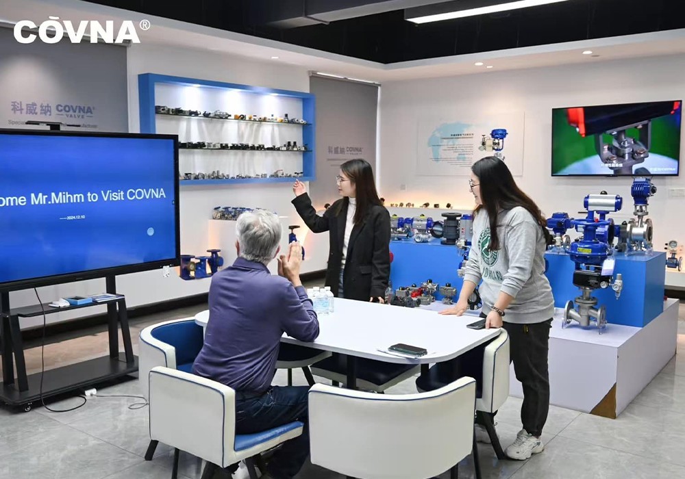 US Client Visits COVNA to Confirm Ball Valve Order and Explore Factory Capabilities5 ลูกค้าในสหรัฐฯ เยี่ยมชม COVNA เพื่อยืนยันคำสั่งซื้อบอลวาล์วและสำรวจความสามารถของโรงงาน5